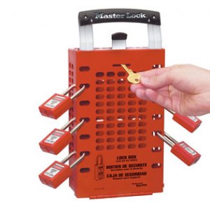 MASTER LOCK LATCH TIGHT GROUP LOCK BOX - RED