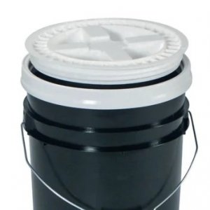 PIG GAMMA SEAL LIG POLY PAIL 7 GAL FIT ANY 12